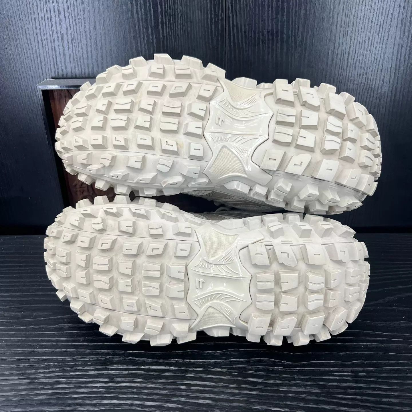Balenciaga Multi Color Chunky Sole Low Top Sneakers Size US 11 / EU 44 - 6 Thumbnail