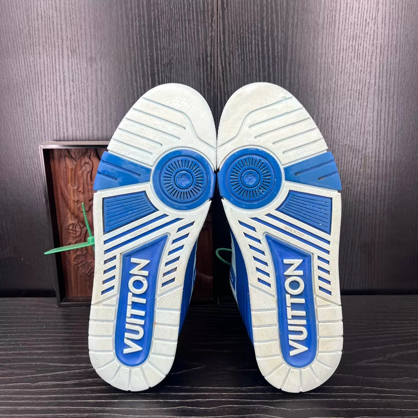Louis Vuitton Blue Low-Top Sneakers Size 8 Size US 8 / EU 41 - 7 Thumbnail
