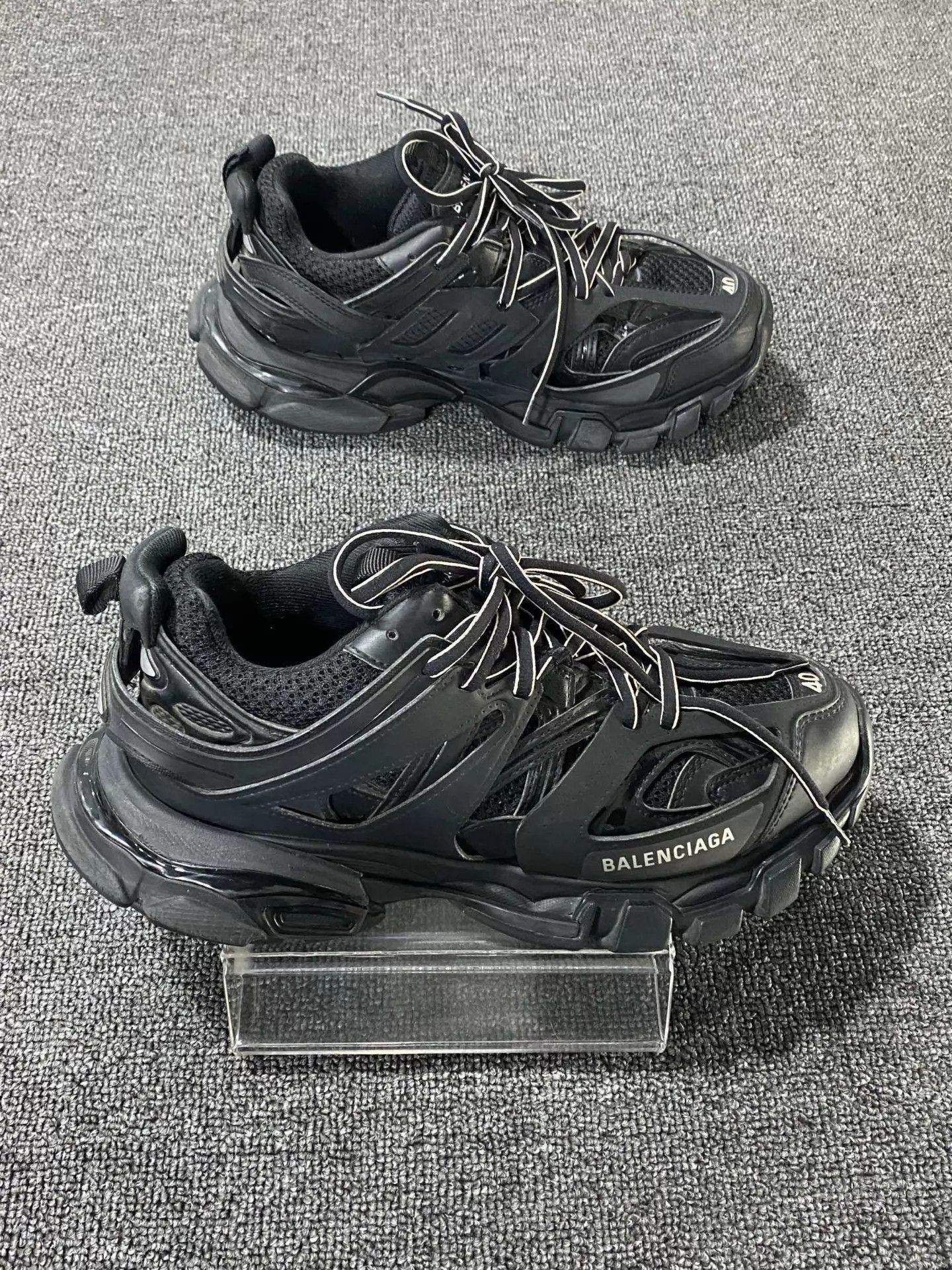 Balenciaga Black Chunky Low-Top Sneakers Size 7 Size US 7 / EU 40 - 4 Thumbnail