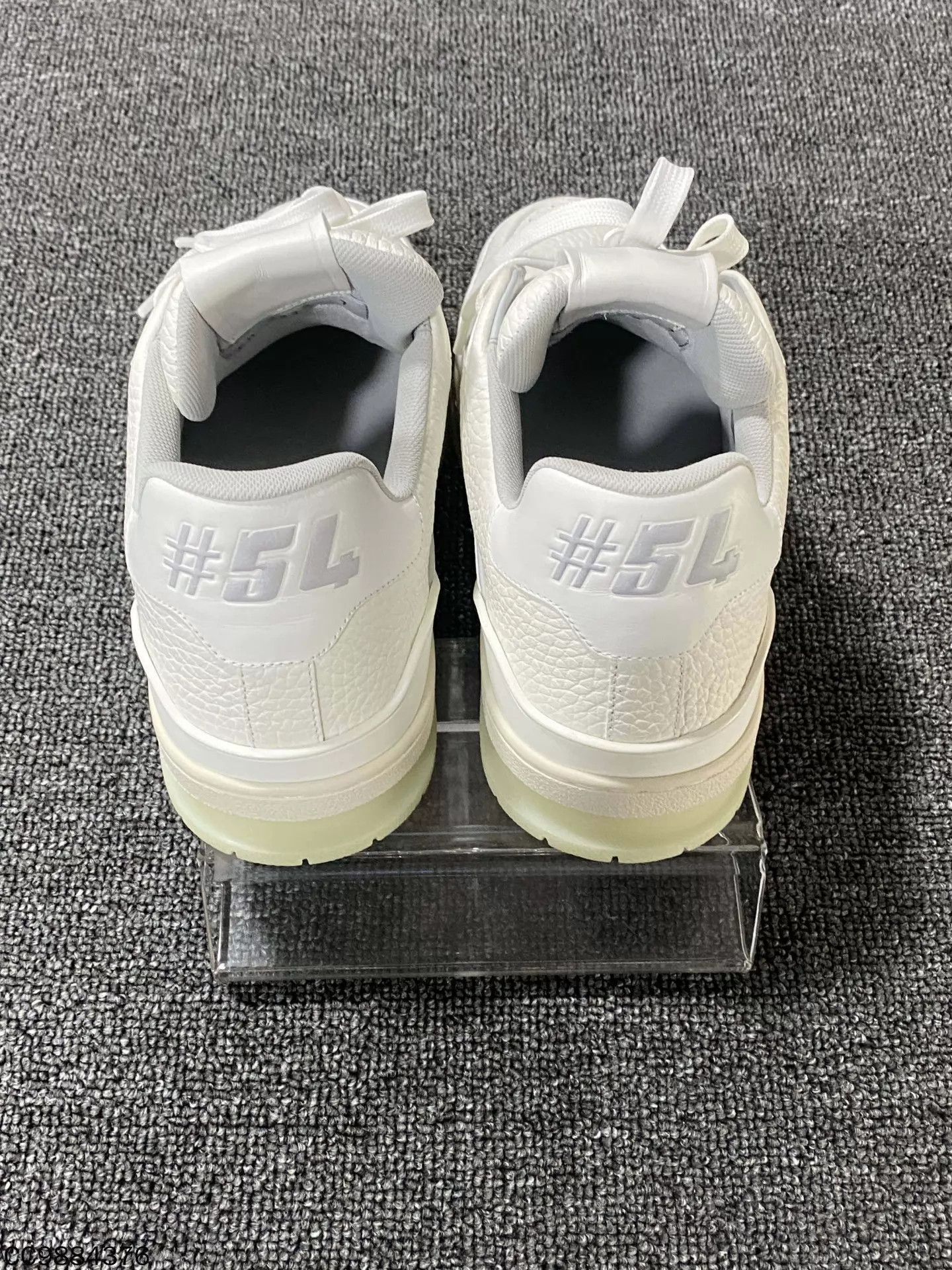 Louis Vuitton White Low-Top Sneakers Size 8 Size US 8 / EU 41 - 5 Thumbnail
