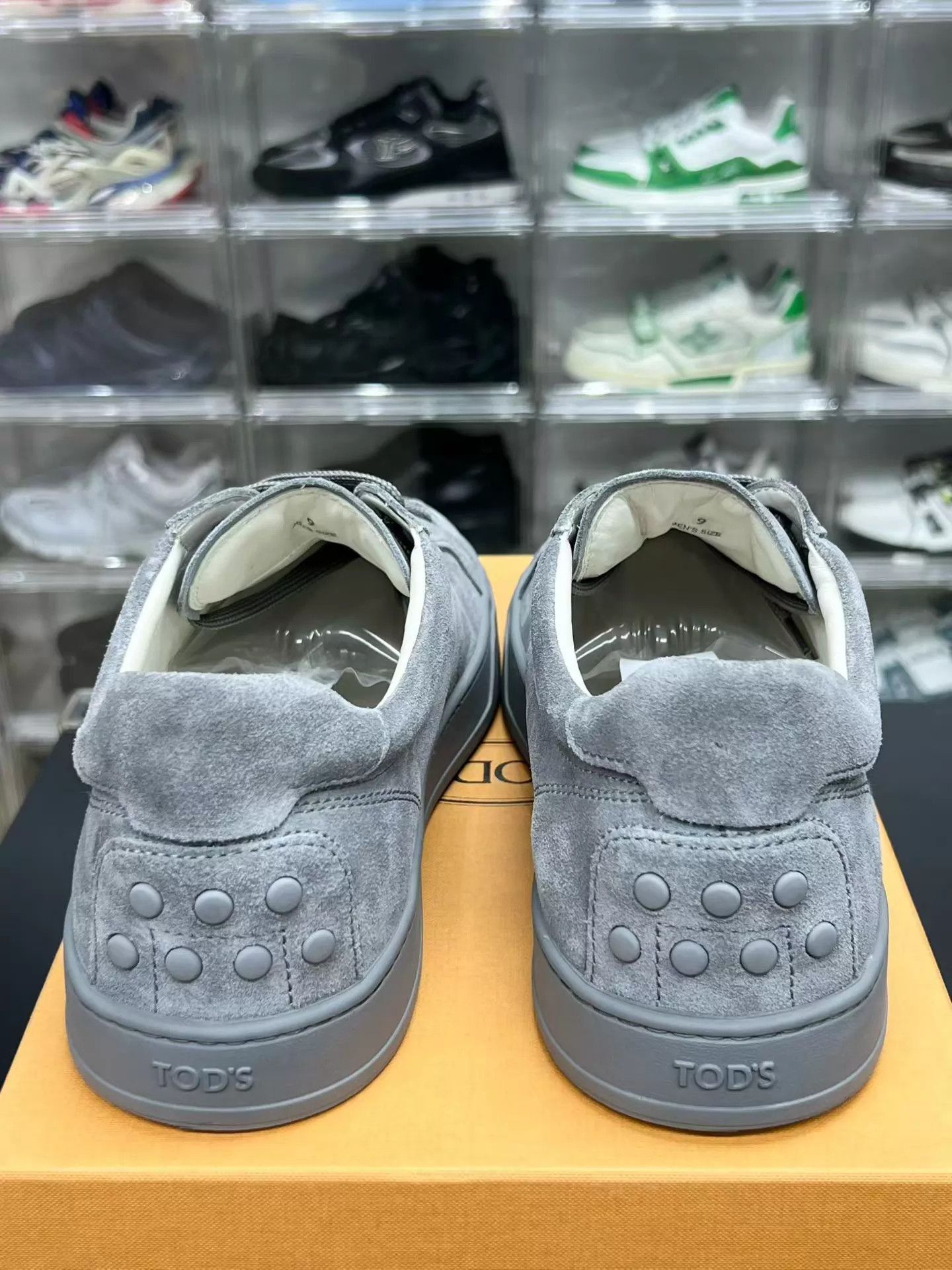 Tod's Gray Low-Top Suede Sneakers Size 10 Size US 10 / EU 43 - 7 Thumbnail