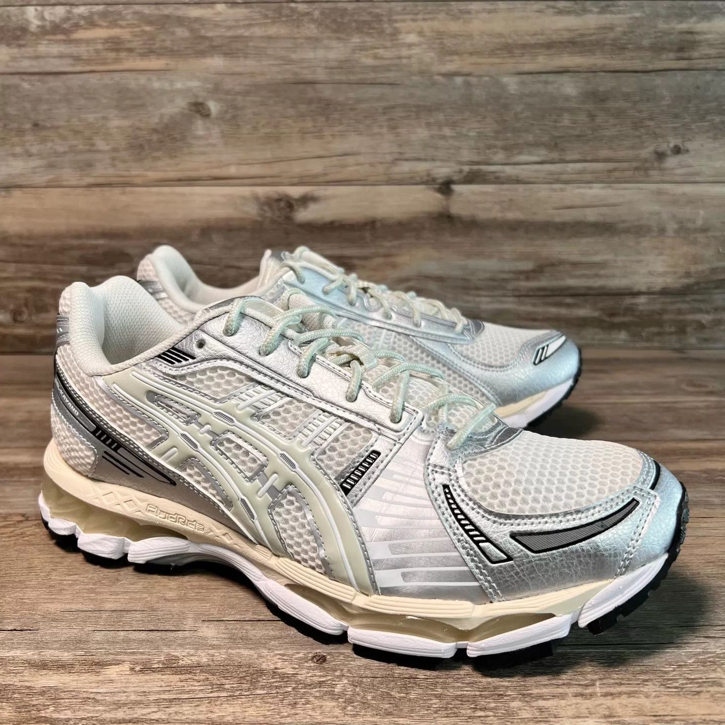 Asics Silver Low-Top Running Sneakers Size 11 Size US 11 / EU 44 - 2 Thumbnail