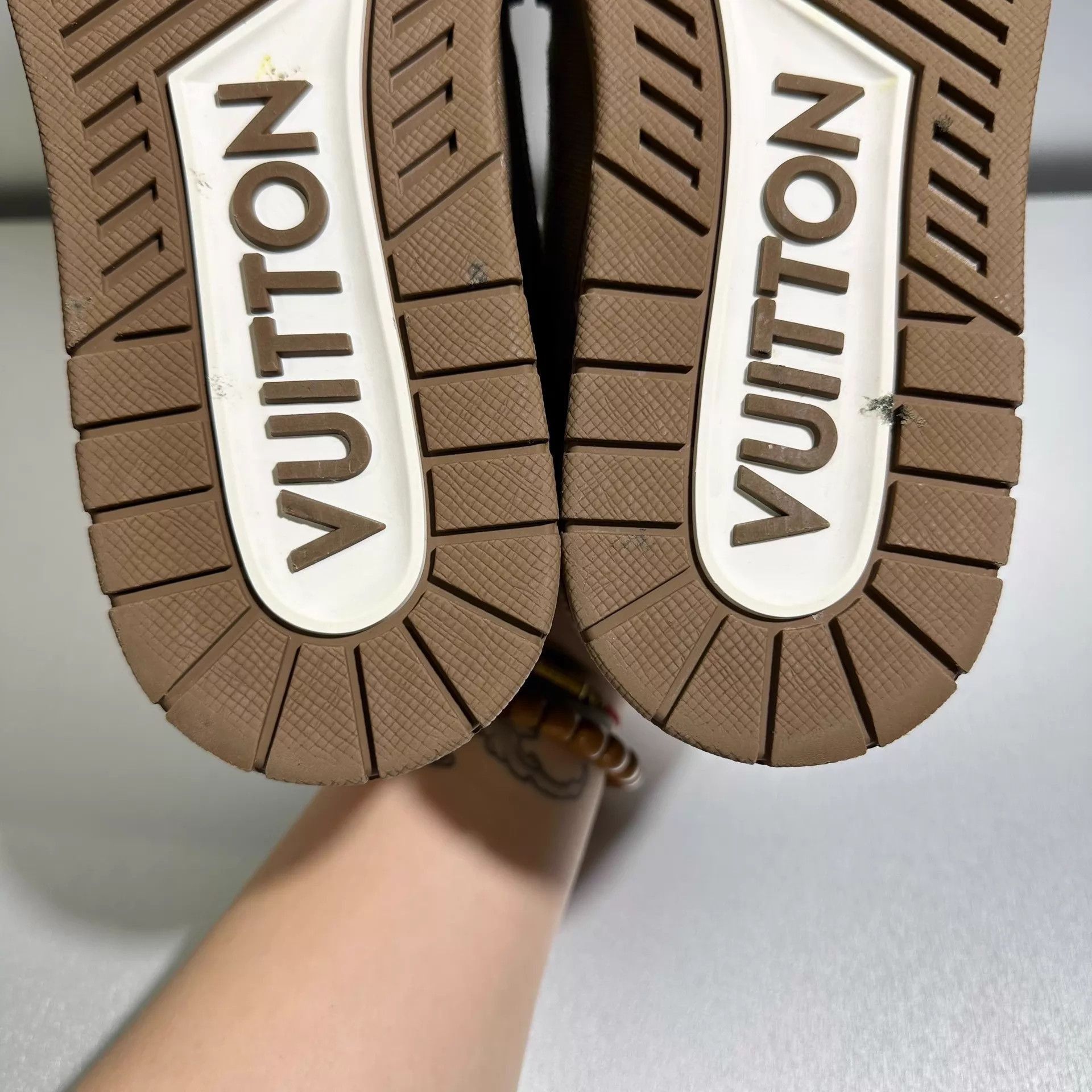 Louis Vuitton Brown Lowtop Sneakers Size 8 Size US 8 / EU 41 - 8 Thumbnail