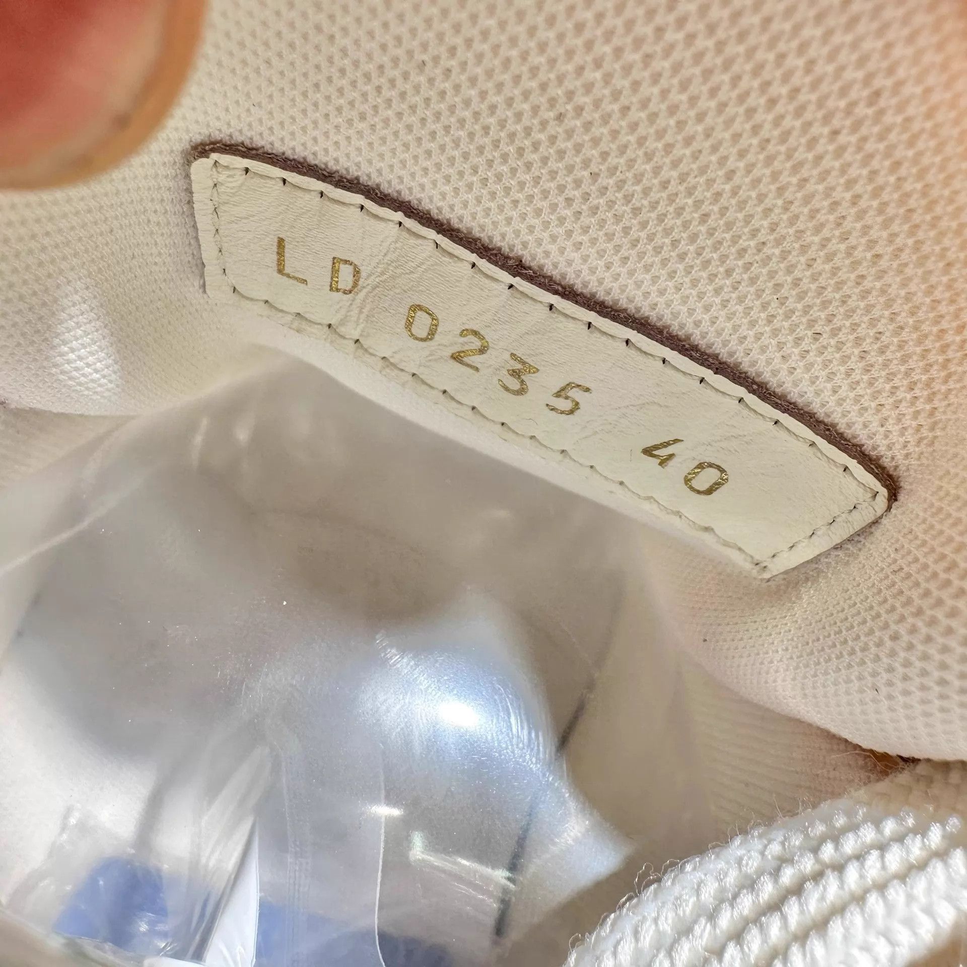 Louis Vuitton Pink Low-Top Sneakers Size 7 Size US 7 / EU 40 - 6 Thumbnail