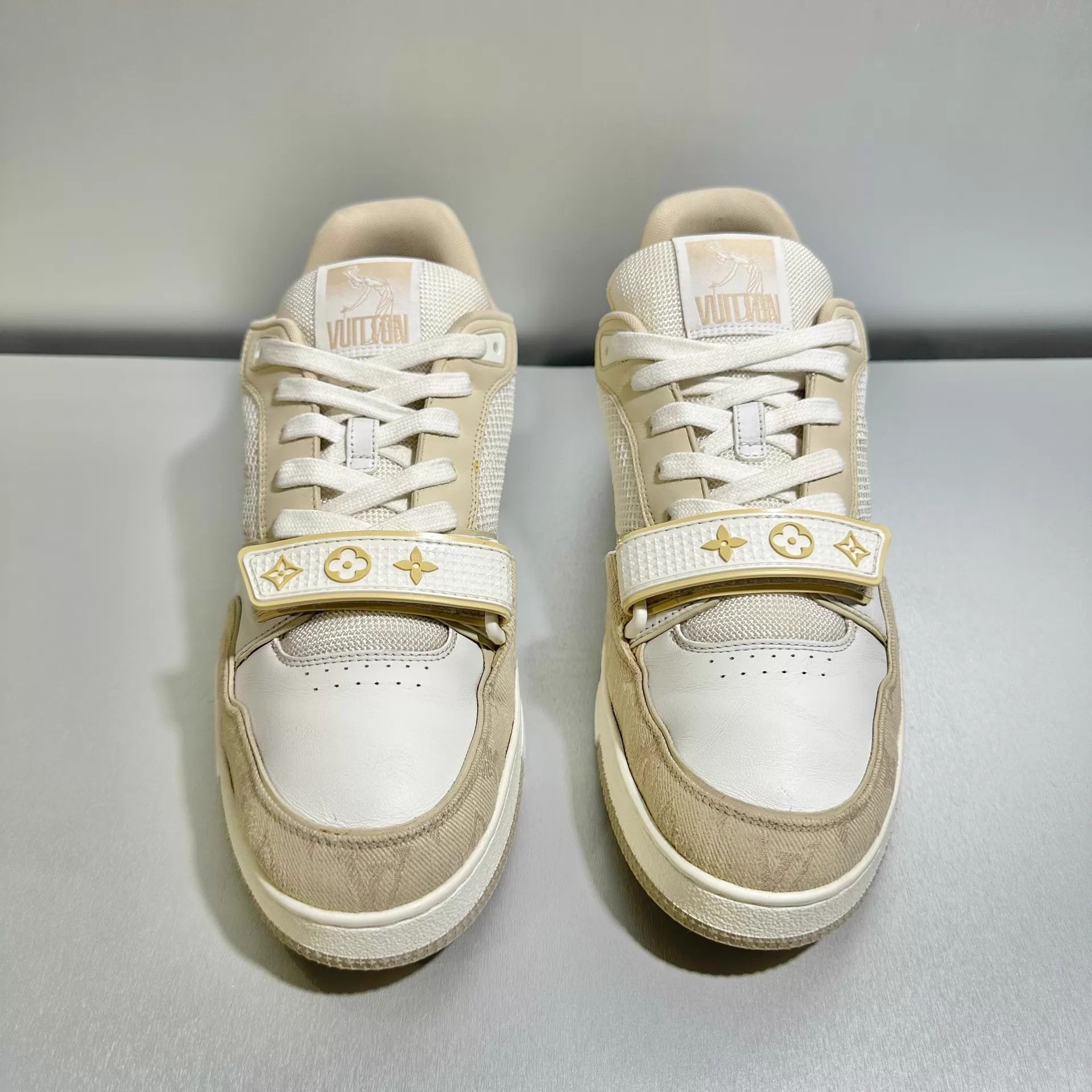 Louis Vuitton Beige Low-Top Sneakers Size 9 Size US 9 / EU 42 - 2 Thumbnail