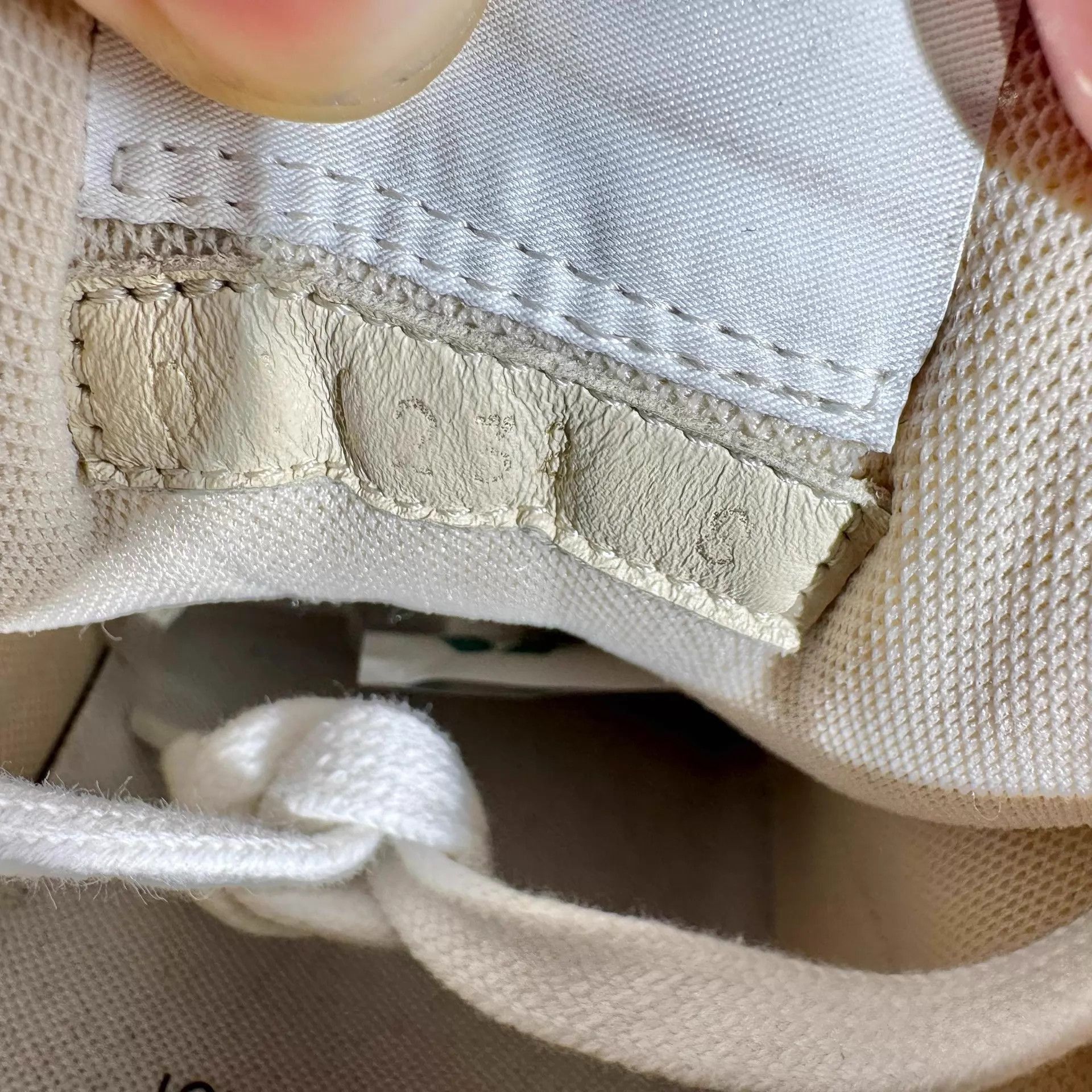 Louis Vuitton Beige Low-Top Sneakers Size 9 Size US 9 / EU 42 - 6 Thumbnail