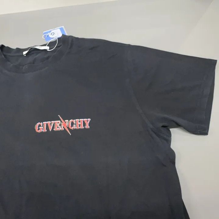 Givenchy Givenchy FW22 Letter Logo Short Sleeve T-Shirt Size US XL / EU 56 / 4 - 9 Thumbnail