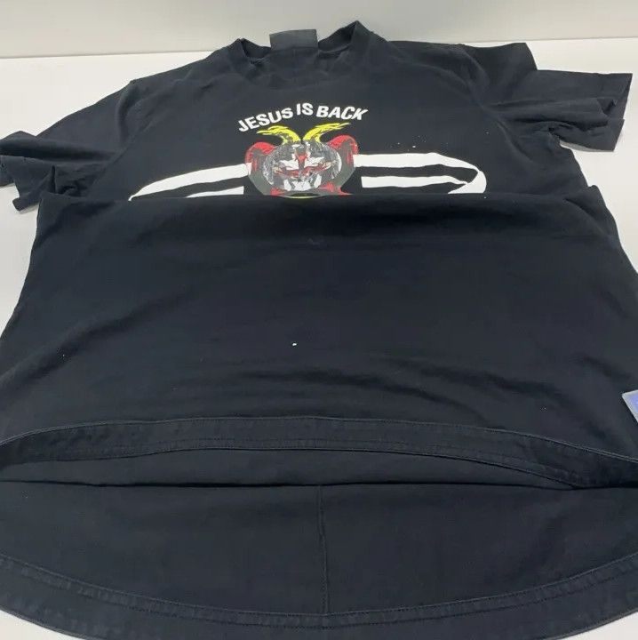 Givenchy Givenchy Graphic Print Short-Sleeve T-Shirt Size US M / EU 48-50 / 2 - 9 Thumbnail