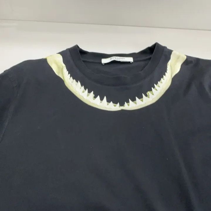 Givenchy Givenchy Black Short-Sleeve Print Shirt Size US L / EU 52-54 / 3 - 9 Thumbnail