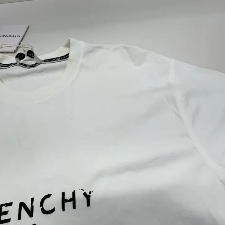 Givenchy Givenchy Distressed Logo Oversized Short-Sleeve T-Shirt Size US L / EU 52-54 / 3 - 8 Thumbnail