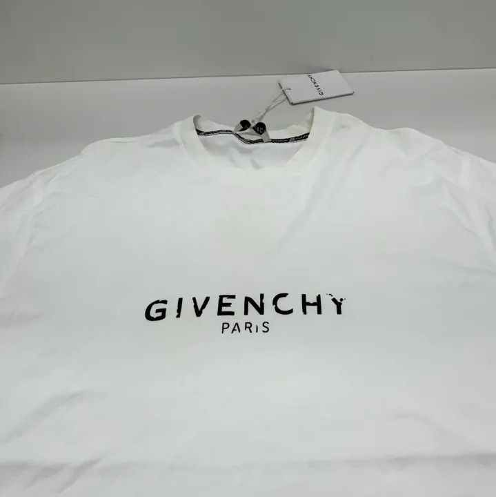 Givenchy Givenchy Distressed Logo Oversized Short-Sleeve T-Shirt Size US L / EU 52-54 / 3 - 10 Thumbnail