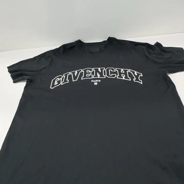 Givenchy Givenchy SS22 Logo Embroidery Solid Short Sleeve T-shirt Size US M / EU 48-50 / 2 - 8 Thumbnail