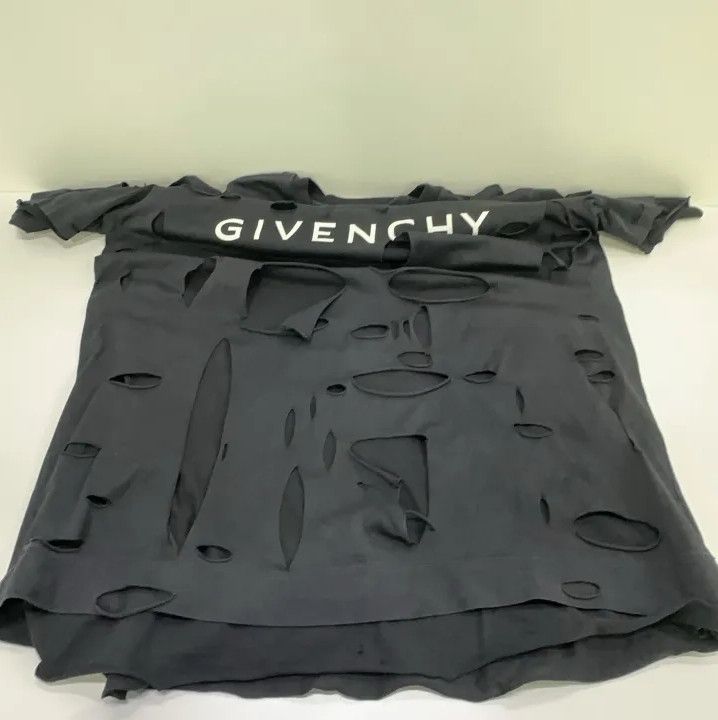 Givenchy Givenchy SS23 Logo Print Tear Detail Short Sleeve T-shirt Size US S / EU 44-46 / 1 - 11 Thumbnail