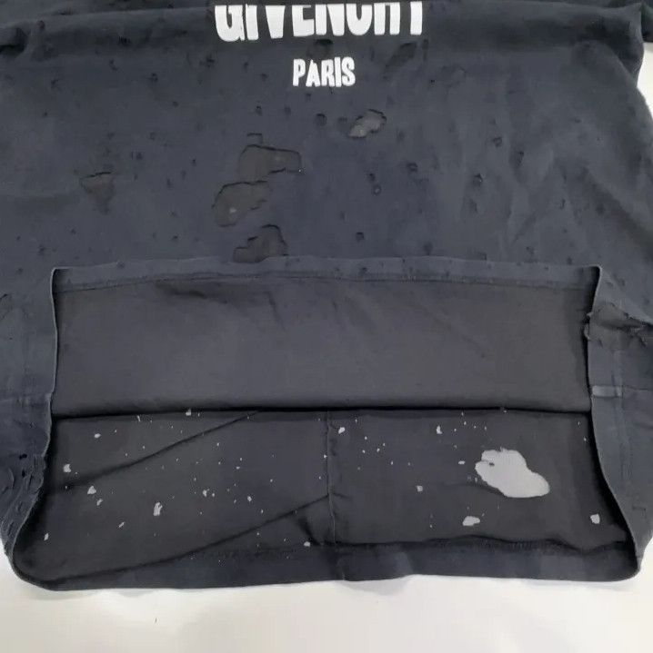 Givenchy Givenchy Distressed Letter Print Short-Sleeve T-Shirt Size US M / EU 48-50 / 2 - 9 Thumbnail