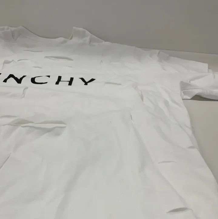 Givenchy Givenchy SS23 Logo Print Distressed Short Sleeve T-Shirt Size US L / EU 52-54 / 3 - 10 Thumbnail