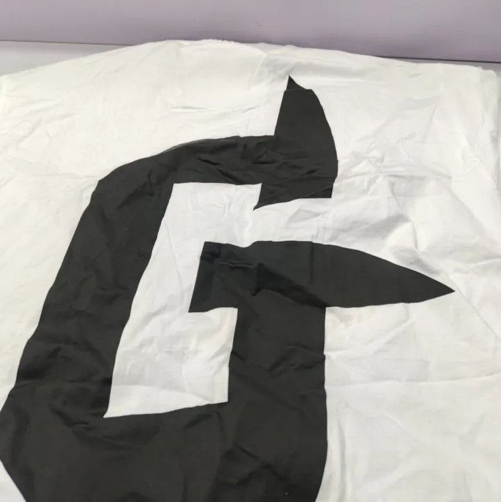 Givenchy GIVENCHY SS23 Letter Logo Print Loose Short Sleeve T-Shirt Size US M / EU 48-50 / 2 - 8 Thumbnail
