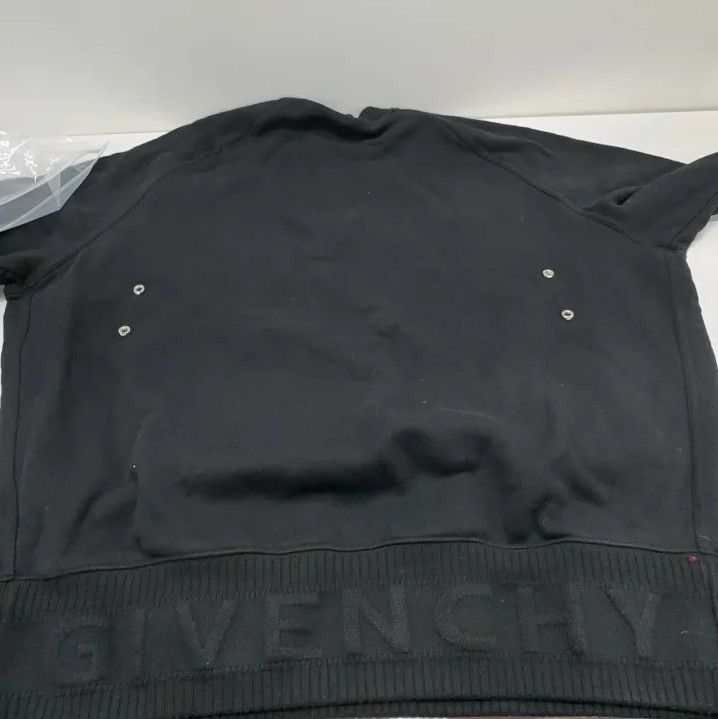 Givenchy Givenchy FW21 Loose Logo Zip Metal Detail Sweatshirt Size US XS / EU 42 / 0 - 11 Thumbnail