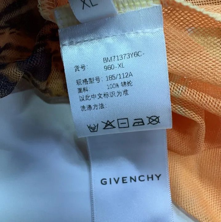 Givenchy Givenchy Multi-Pattern Long-Sleeve T-Shirt Size US XL / EU 56 / 4 - 7 Thumbnail