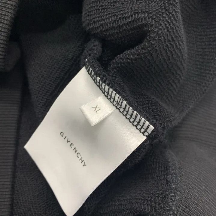 Givenchy Givenchy FW22 Classic Letter Print Crewneck Sweatshirt Size US XL / EU 56 / 4 - 2 Thumbnail