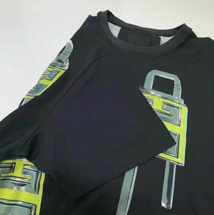 Givenchy GIVENCHY Lock Pattern Men's Short-Sleeve T-Shirt Size US S / EU 44-46 / 1 - 11 Thumbnail