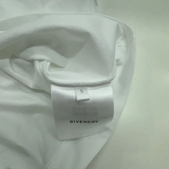 Givenchy Givenchy FW22 Letter Logo Short-Sleeve T-Shirt Size US S / EU 44-46 / 1 - 6 Thumbnail
