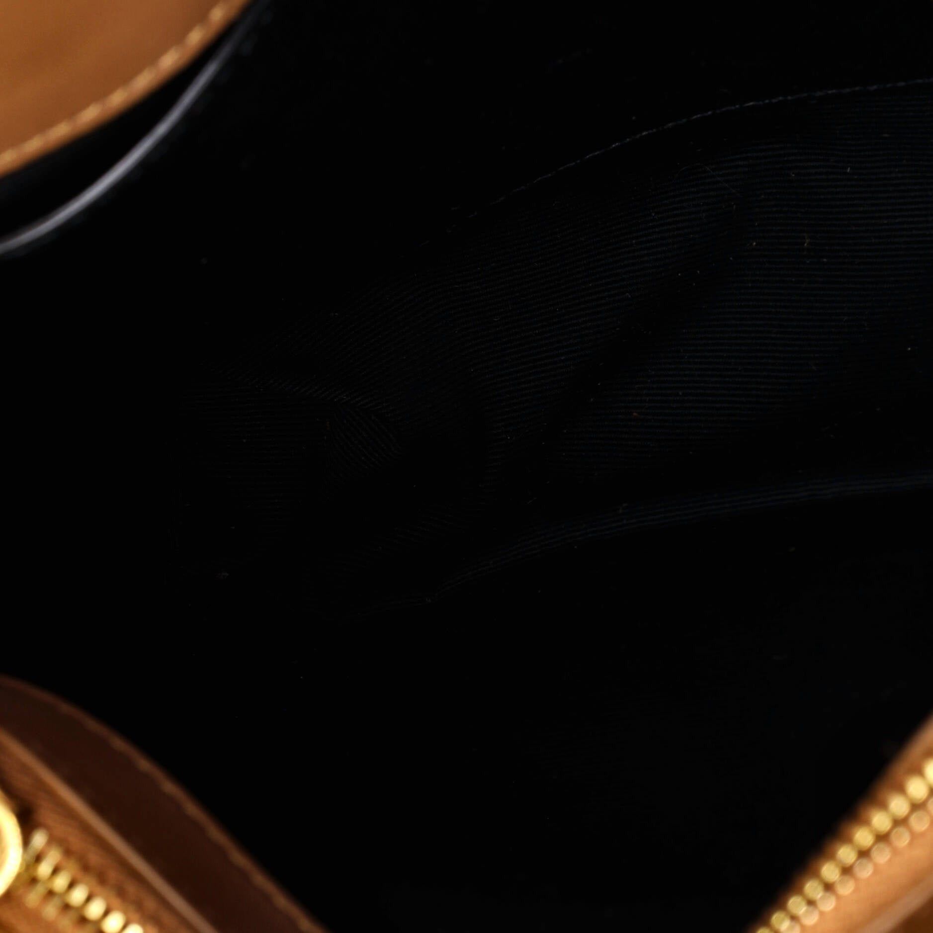 Saint Laurent Paris Loulou Shoulder Bag Size ONE SIZE - 5 Thumbnail