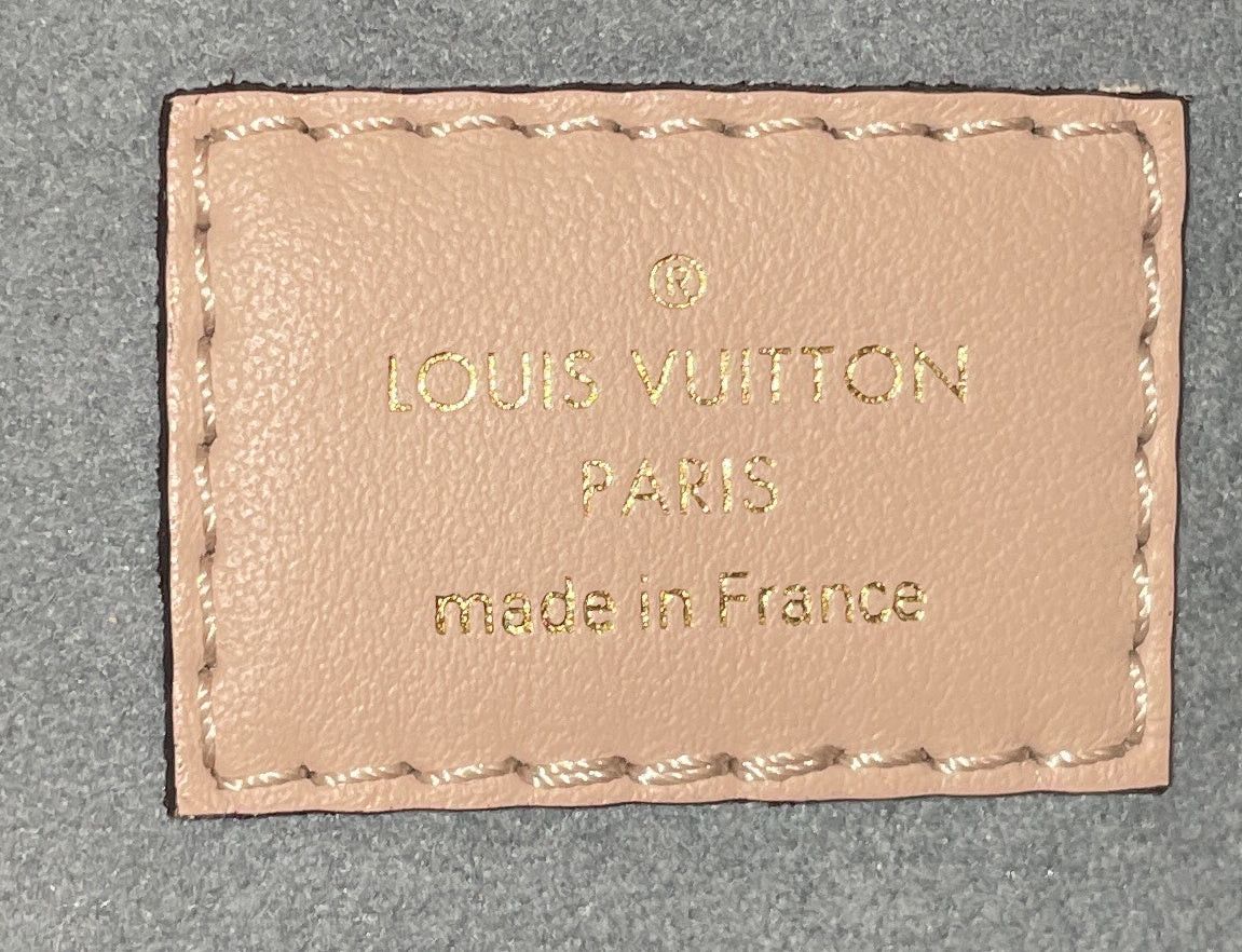 Louis Vuitton On My Side Tote Size ONE SIZE - 8 Thumbnail