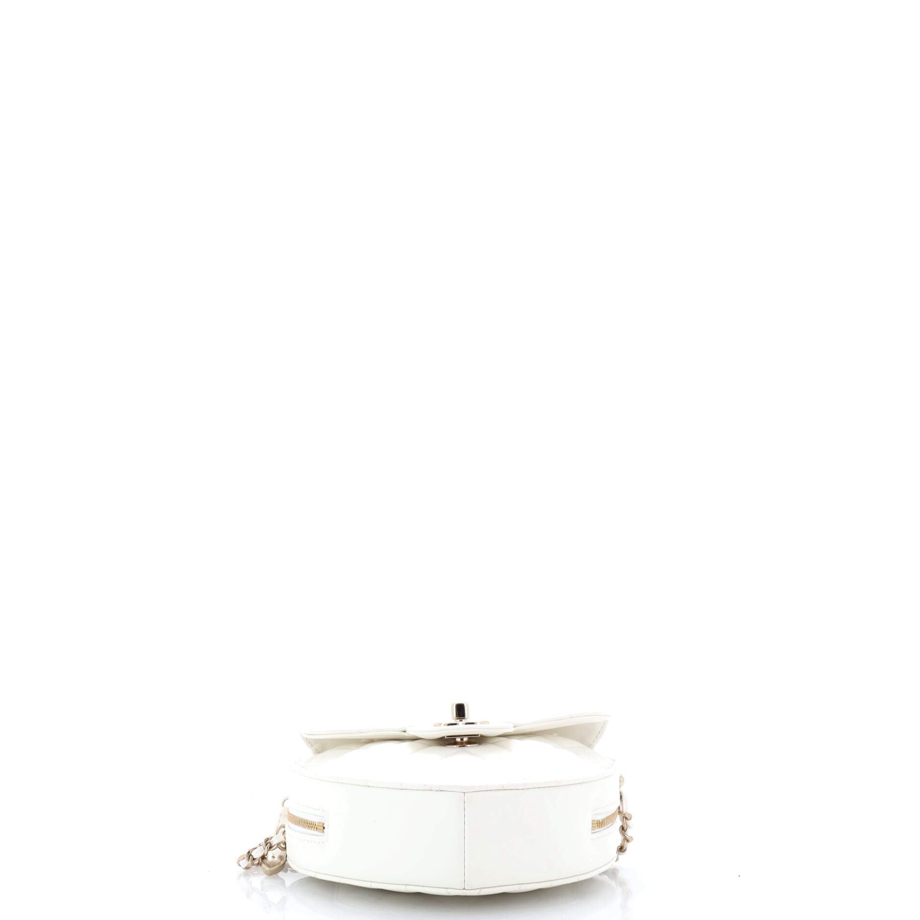 Chanel CC in Love Heart Bag Size ONE SIZE - 4 Thumbnail