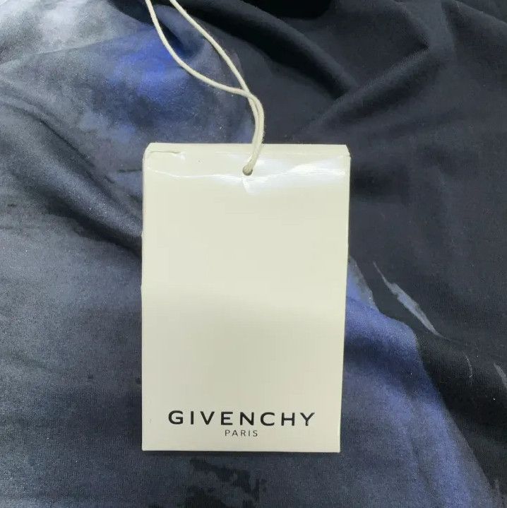 Givenchy Givenchy Shark Print Loose Short Sleeve T-Shirt Size US S / EU 44-46 / 1 - 8 Thumbnail