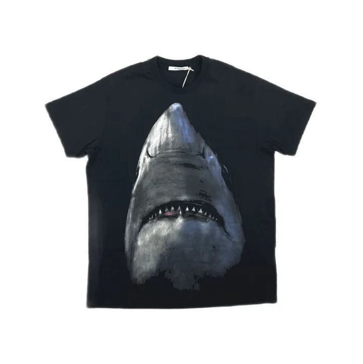 Givenchy Givenchy Shark Print Loose Short Sleeve T-Shirt Size US S / EU 44-46 / 1 - 2 Thumbnail
