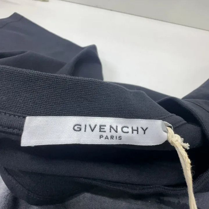 Givenchy Givenchy Shark Print Loose Short Sleeve T-Shirt Size US S / EU 44-46 / 1 - 6 Thumbnail