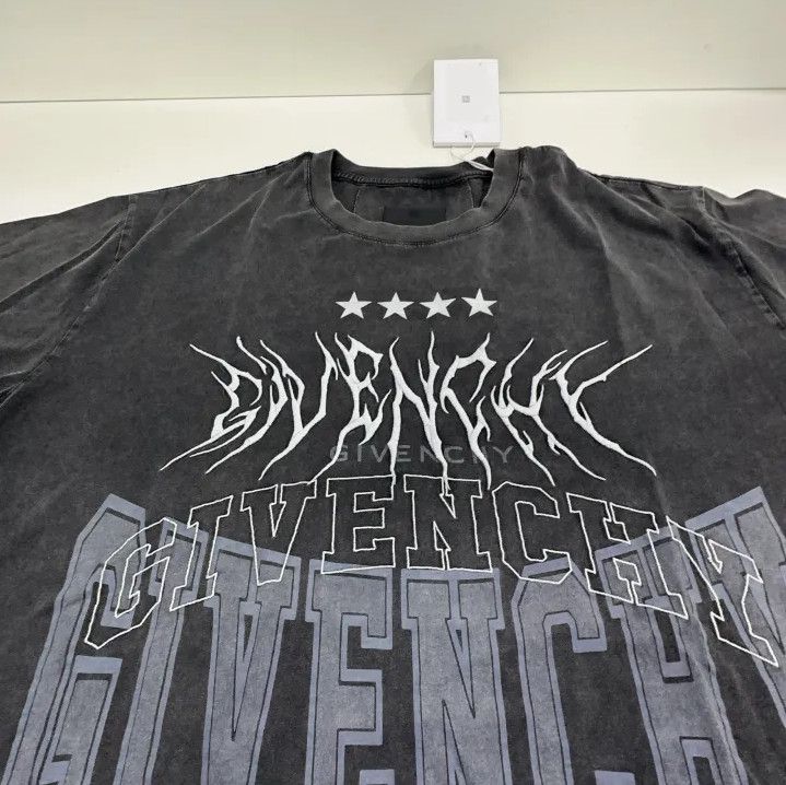 Givenchy Givenchy FW22 Logo Print Crewneck Short-Sleeve T-Shirt Size US S / EU 44-46 / 1 - 9 Thumbnail