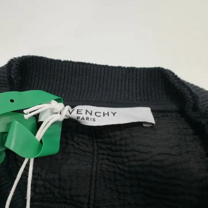 Givenchy Givenchy Solid Print Letter Distressed Sweatshirt Size US S / EU 44-46 / 1 - 4 Thumbnail