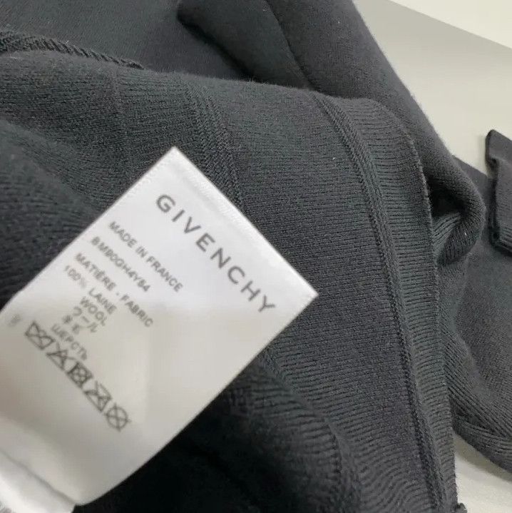 Givenchy Givenchy FW21 Rivet Embroidery Logo Crewneck Knit Size US L / EU 52-54 / 3 - 4 Thumbnail