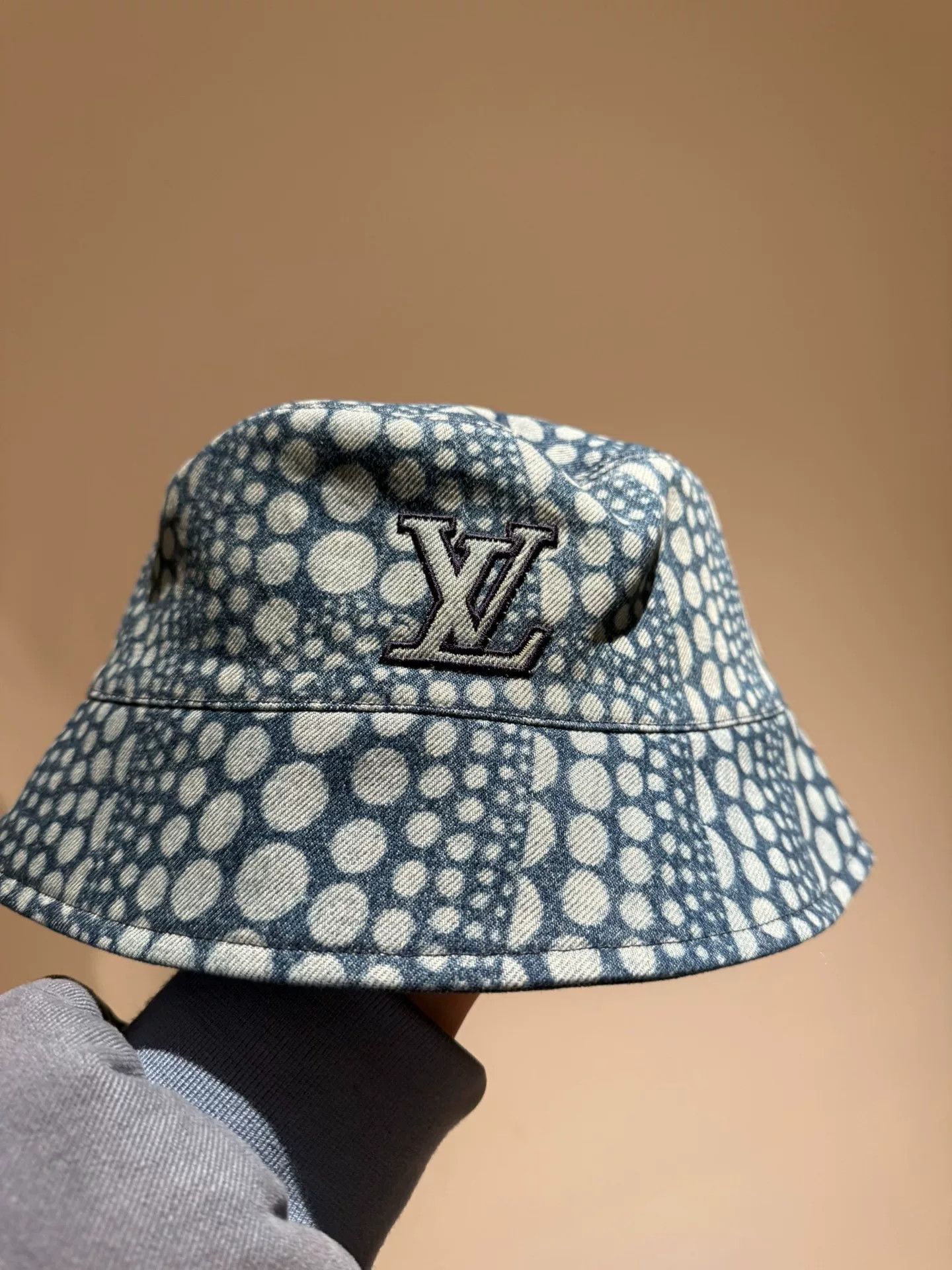Louis Vuitton Louis Vuitton Kusama Polka Dot Blue Bucket Hat Size ONE SIZE - 2 Thumbnail