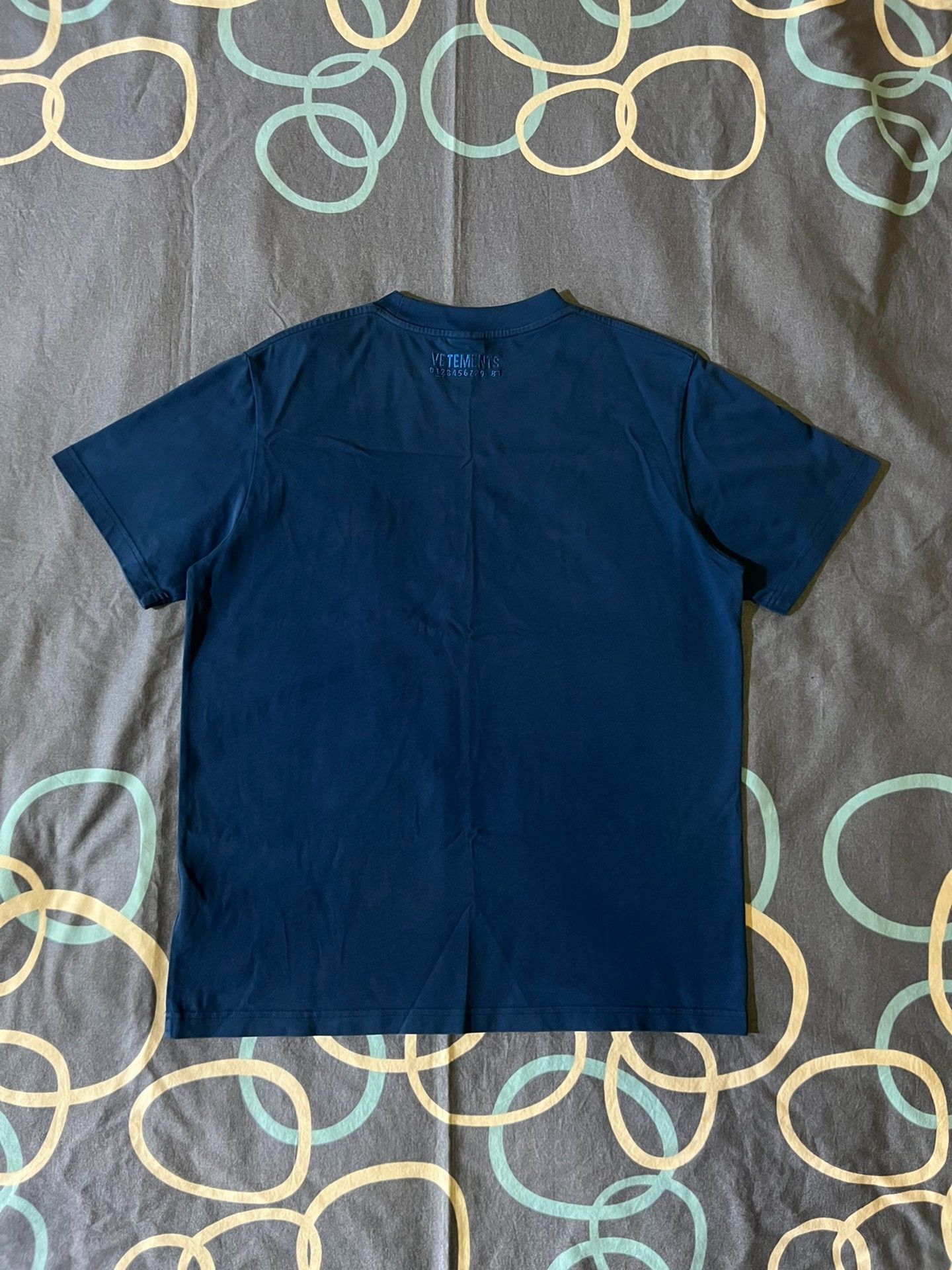 Vetements Vetements Large Rubber Slogan Short-Sleeve T-Shirt Size US L / EU 52-54 / 3 - 4 Thumbnail