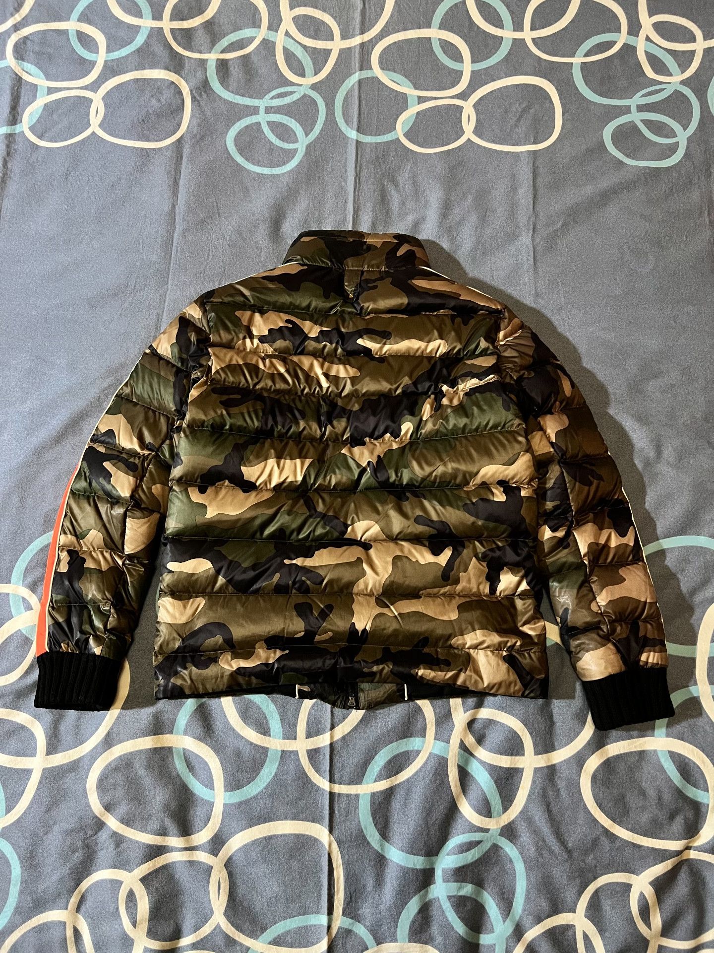 Valentino Valentino Camouflage Down Jacket Size L / US 10 / IT 46 - 2 Thumbnail