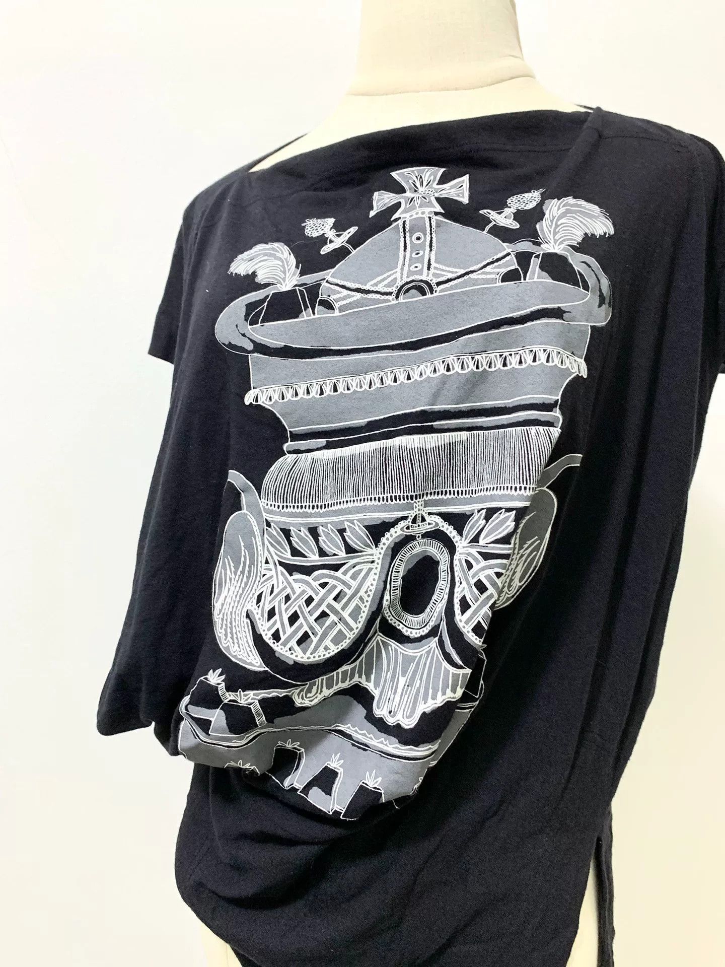 Vivienne Westwood Vivienne Westwood Vintage Embossed T-shirt Size M / US 6-8 / IT 42-44 - 3 Thumbnail