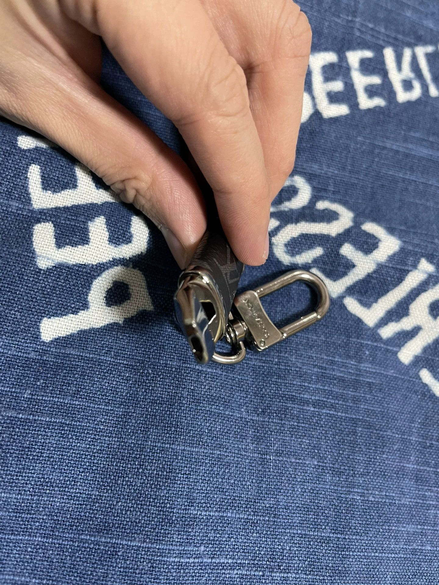 Louis Vuitton Louis Vuitton Whistle Keychain Pendant Size ONE SIZE - 4 Thumbnail