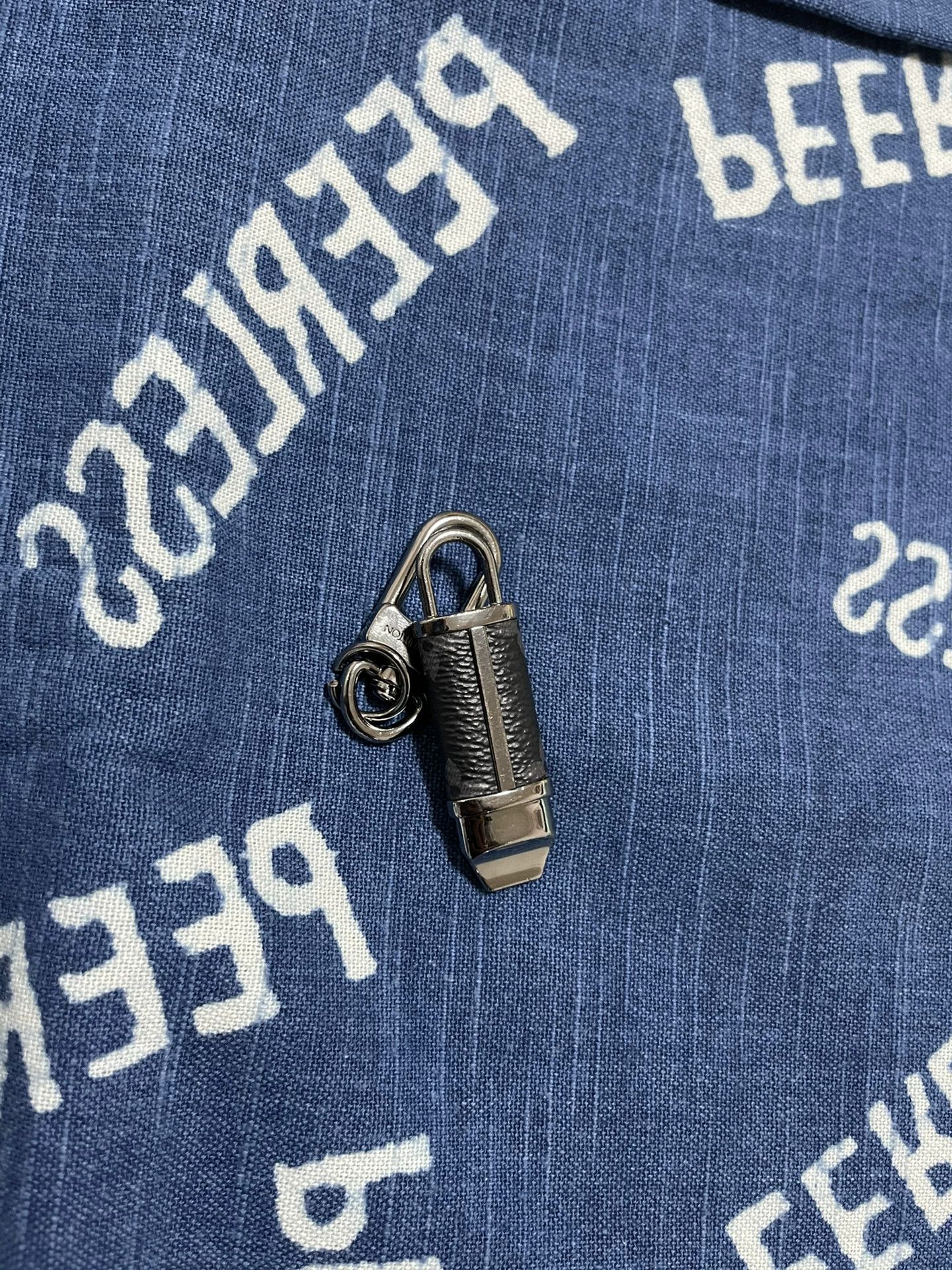 Louis Vuitton Louis Vuitton Whistle Keychain Pendant Size ONE SIZE - 3 Thumbnail