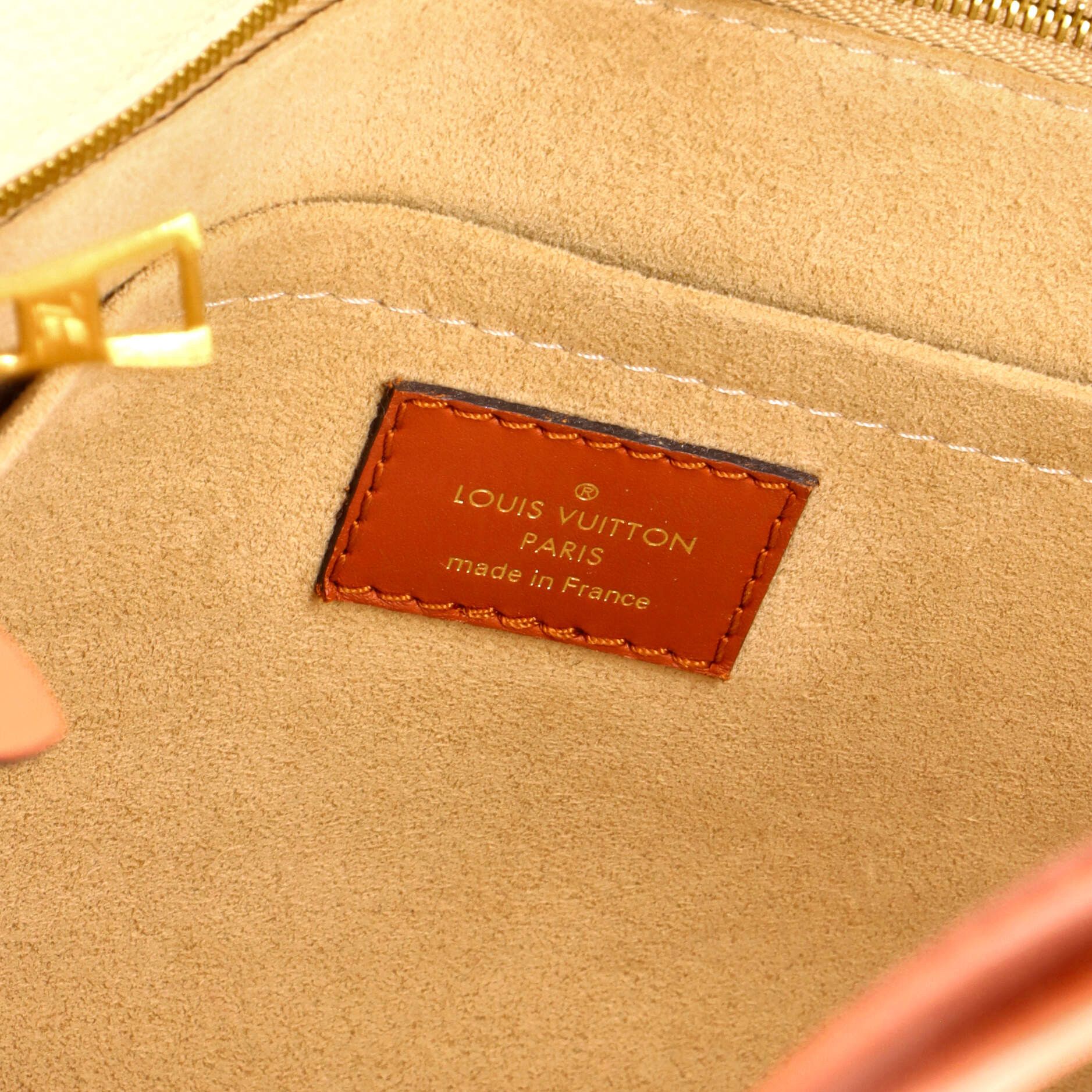 Louis Vuitton On My Side Tote Size ONE SIZE - 8 Thumbnail
