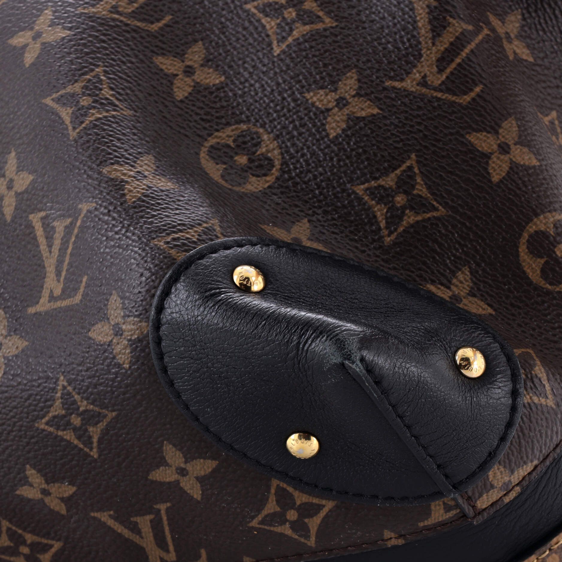 Louis Vuitton Triangle Softy Bag Size ONE SIZE - 6 Thumbnail