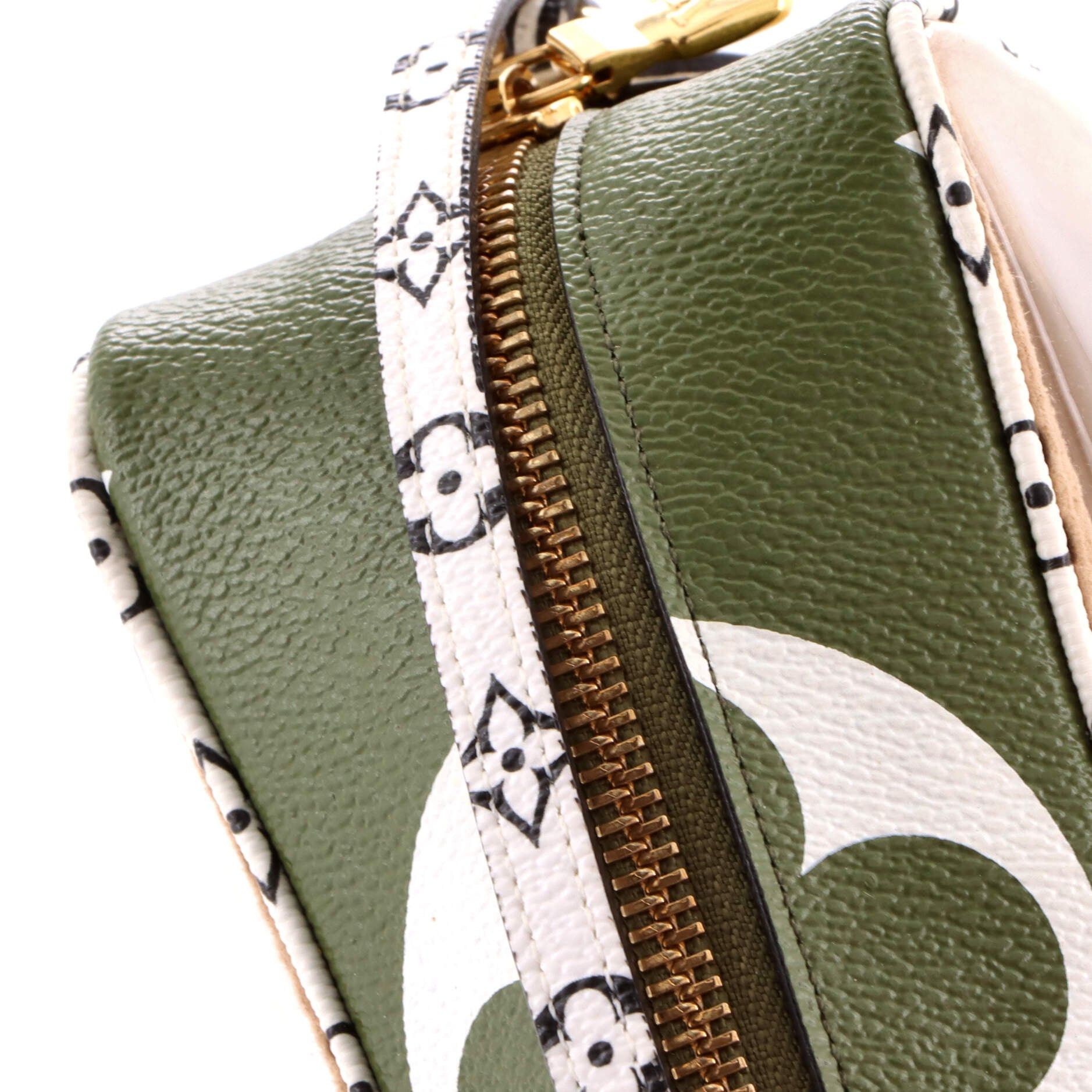 Louis Vuitton Beach Pouch Size ONE SIZE - 6 Thumbnail