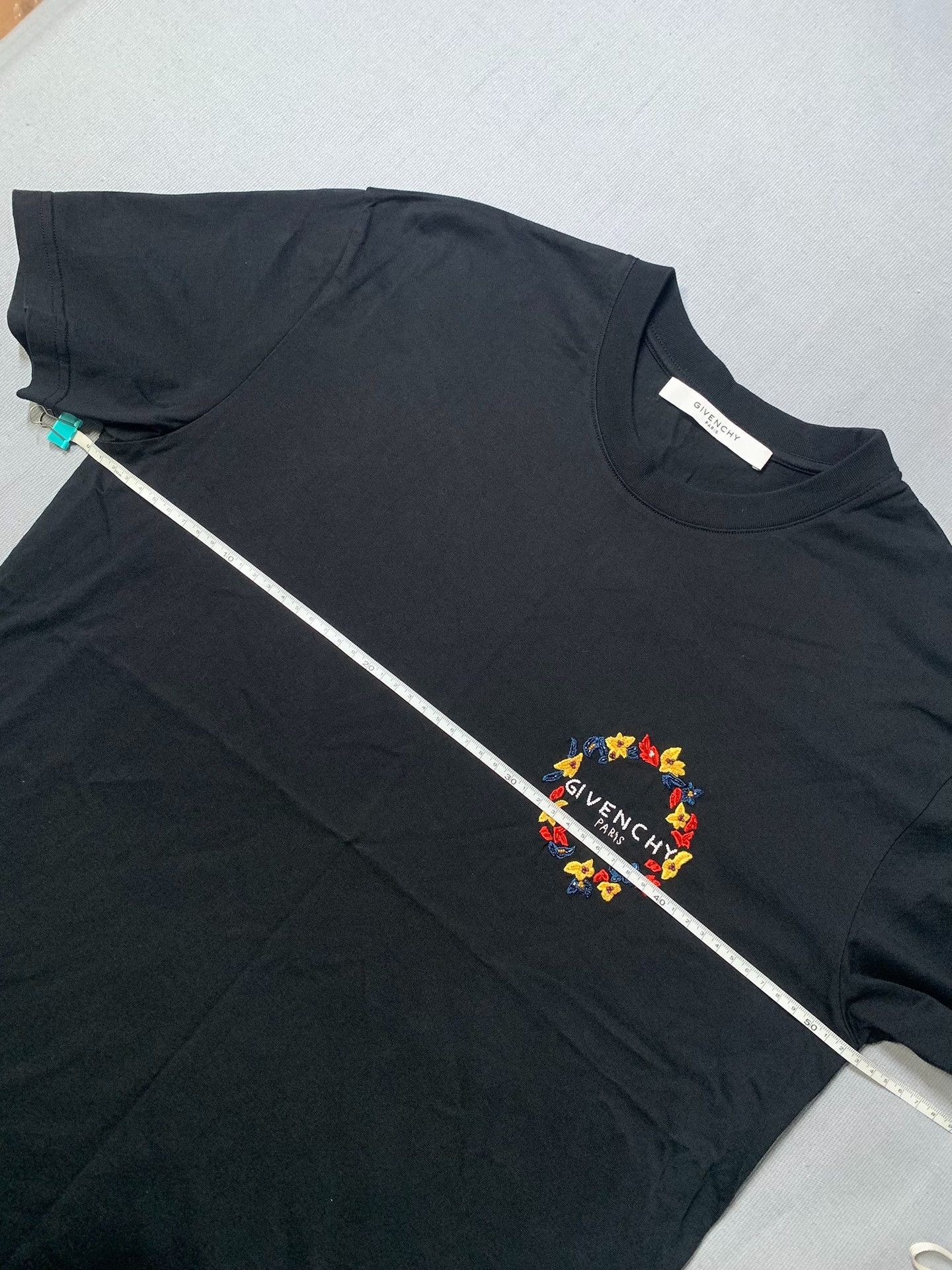 Givenchy Givenchy Beaded Floral Embroidery Tee Size XS / US 0-2 / IT 36-38 - 6 Thumbnail