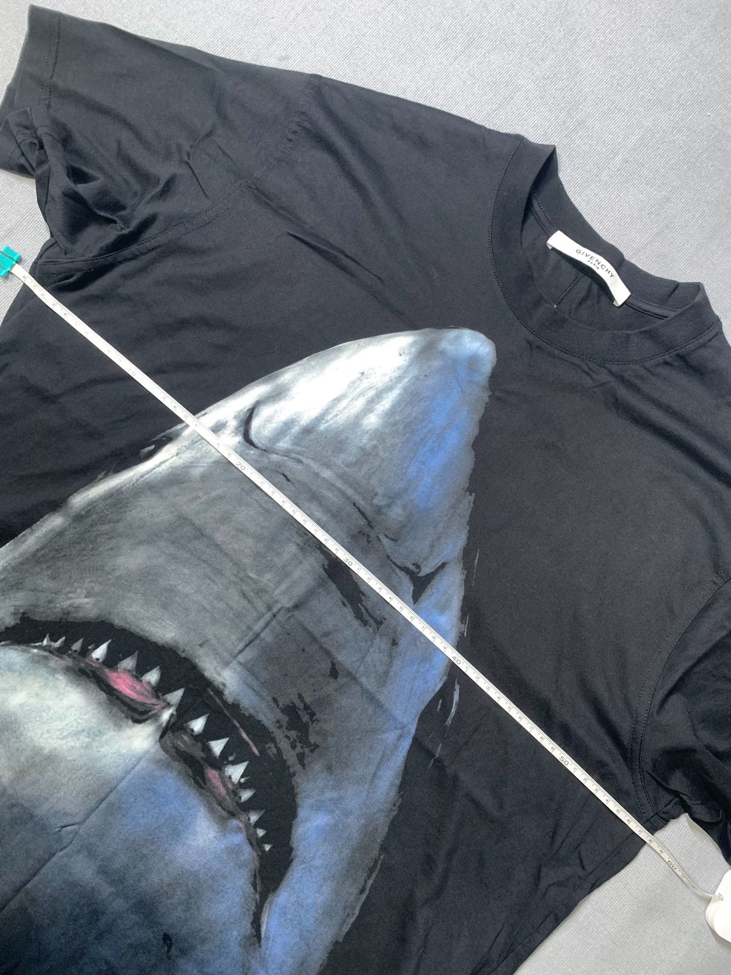 Givenchy Givenchy Shark Print Short Sleeve T-shirt Size US S / EU 44-46 / 1 - 7 Thumbnail