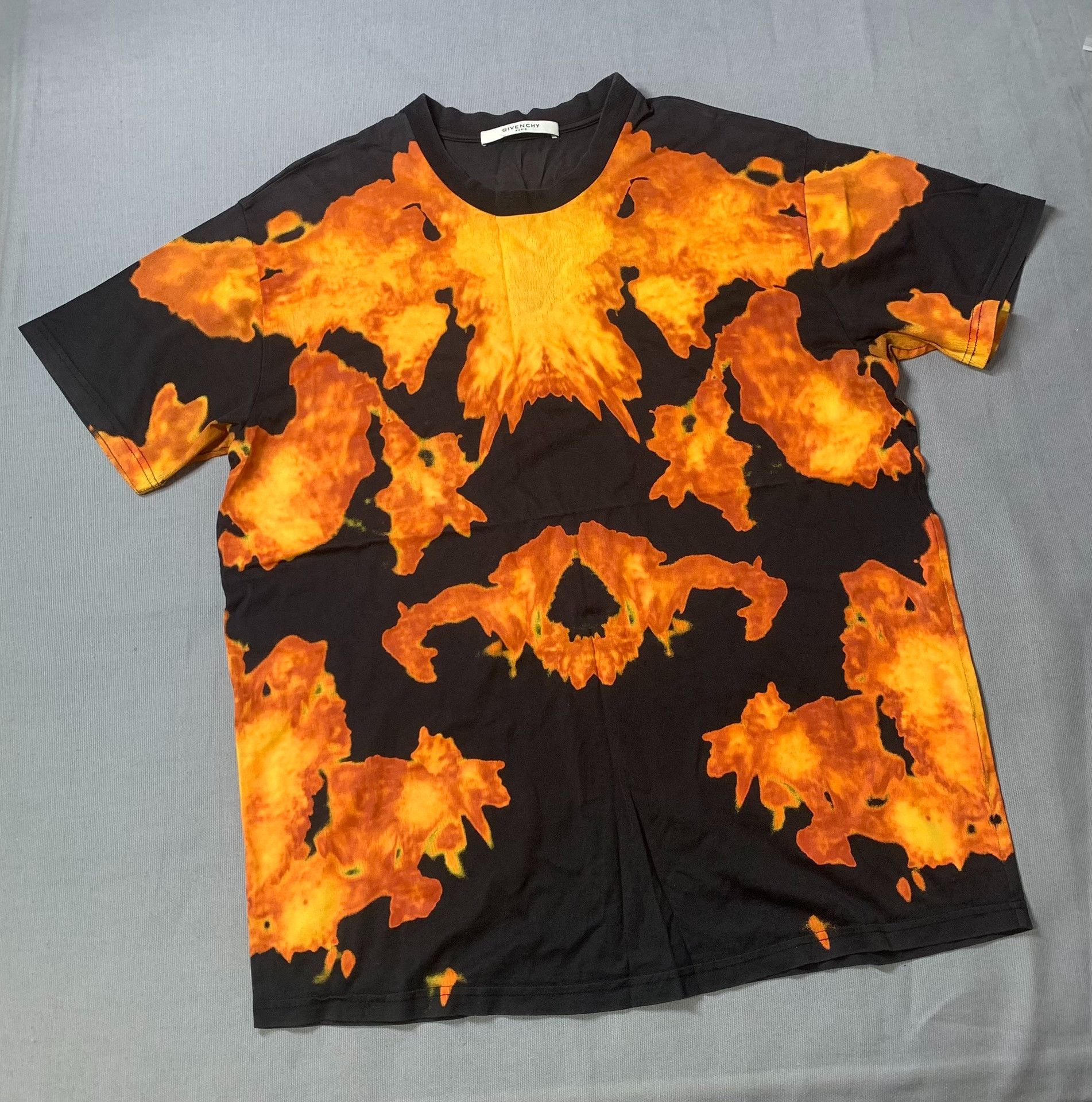 Givenchy Givenchy Flame Print Short Sleeve Size US S / EU 44-46 / 1 - 2 Thumbnail