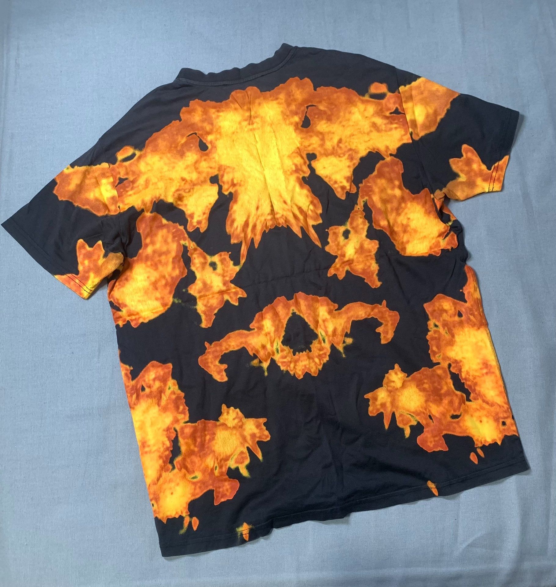 Givenchy Givenchy Flame Print Short Sleeve Size US S / EU 44-46 / 1 - 3 Thumbnail