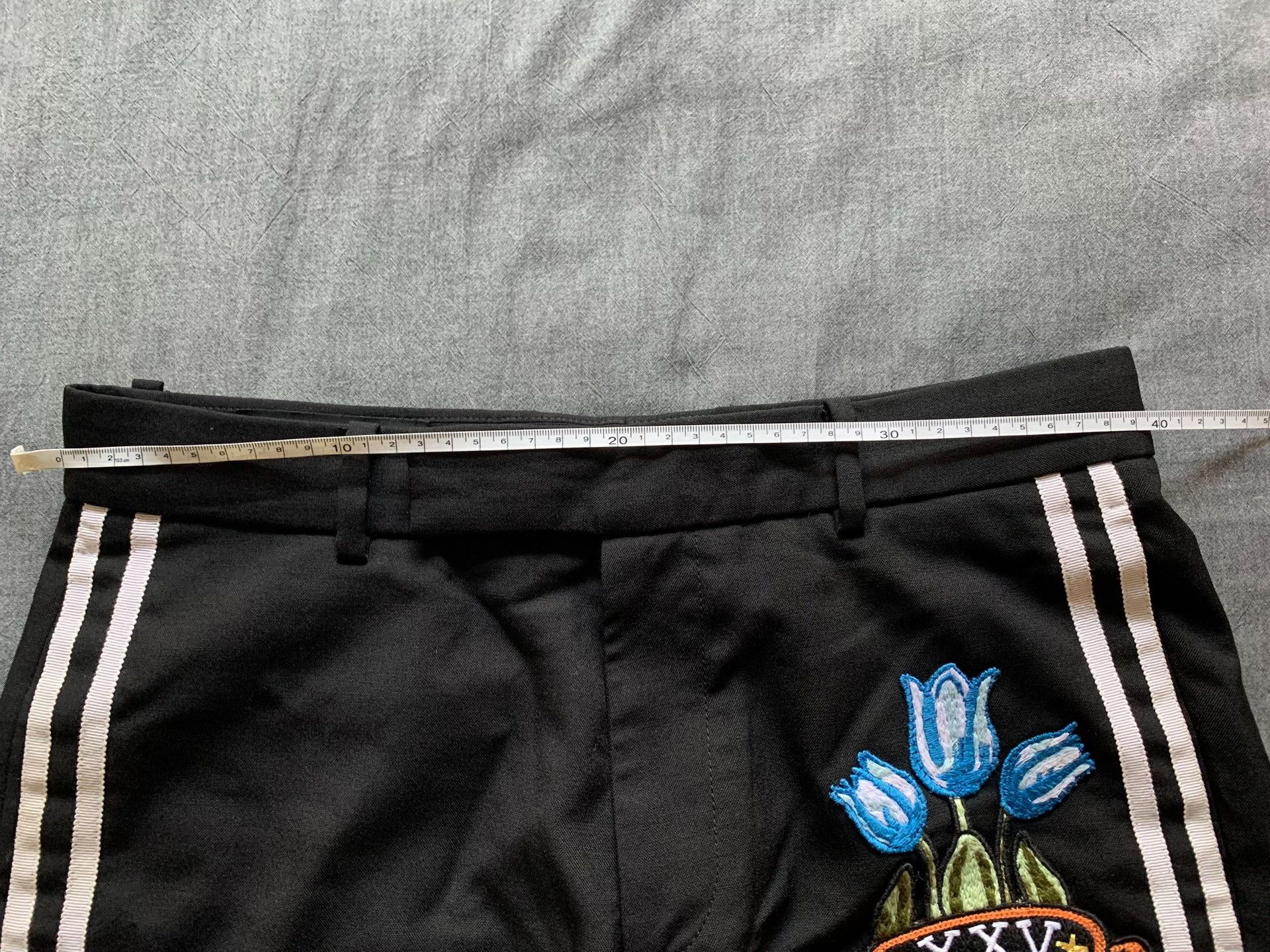 Gucci Gucci Side Stripe Embroidered Floral Shorts Size US 28 / EU 44 - 8 Thumbnail