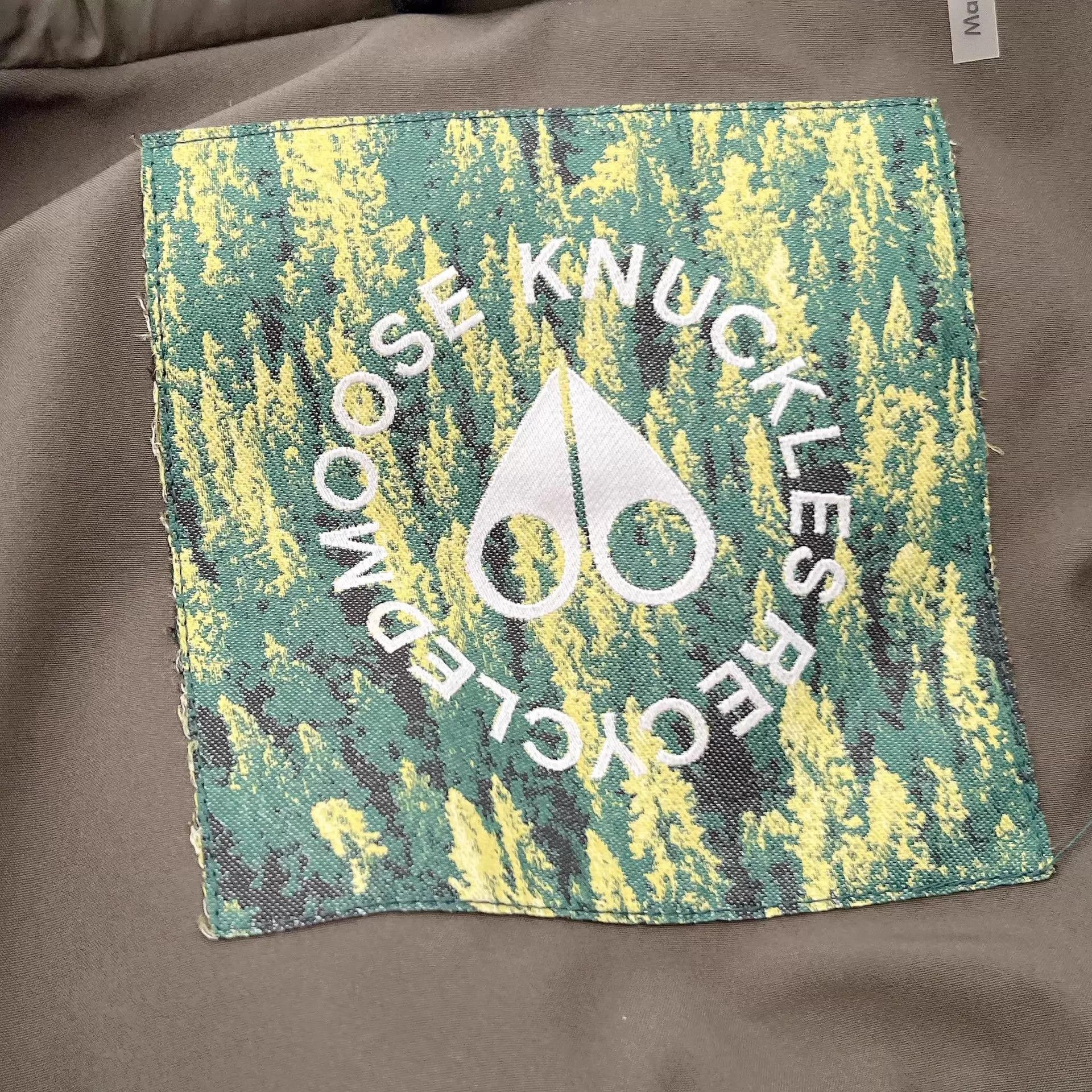 Moose Knuckles Green Long Hooded Coat Size M Size US M / EU 48-50 / 2 - 7 Thumbnail