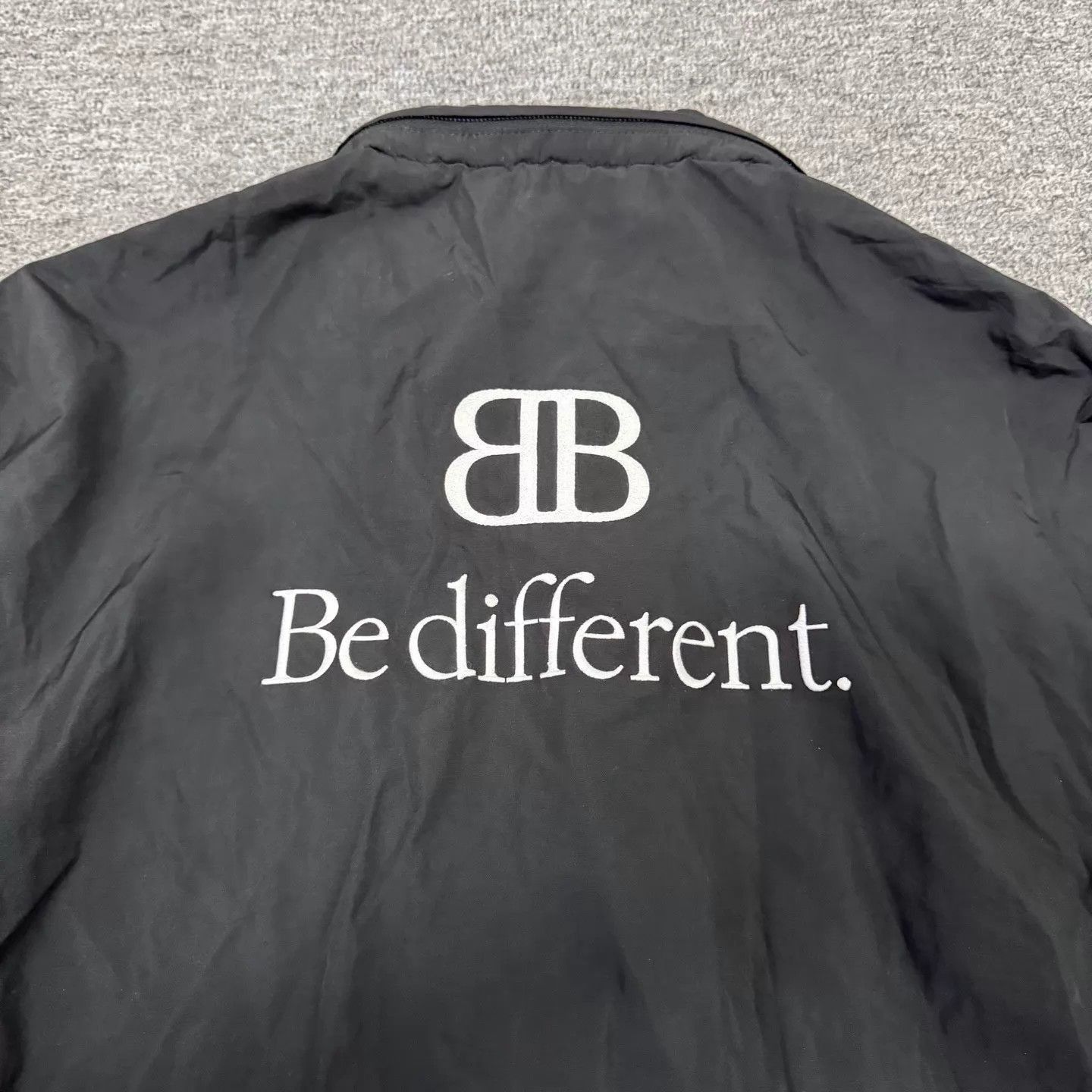 Balenciaga Black Light Jacket with 'Be Different' Back Print Size US XS / EU 42 / 0 - 3 Thumbnail
